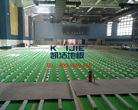 山東威海第三小學籃球館、舞蹈室運動木地板安裝-籃球地板