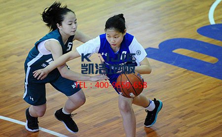 選擇體育運(yùn)動(dòng)木地板，不要用第三方安裝隊(duì)-籃球地板