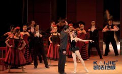 運(yùn)動(dòng)木地板+地膠，釋放你的舞臺(tái)魅力-籃球地板網(wǎng)