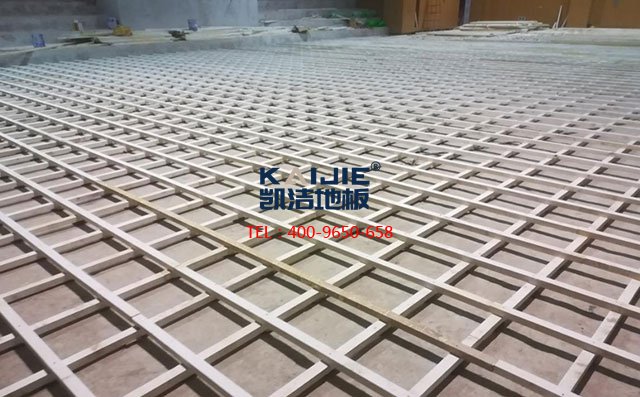 安裝上層龍骨——運(yùn)動(dòng)木地板安裝流程