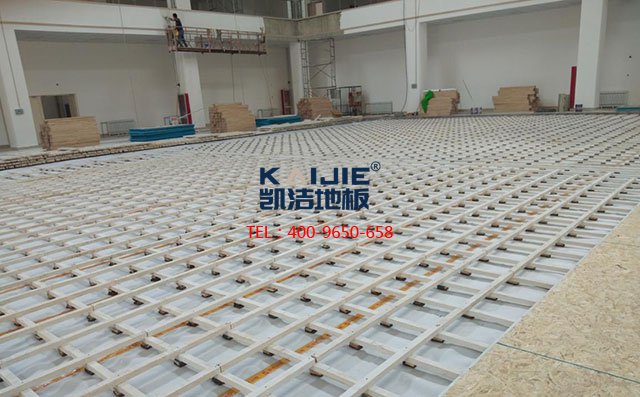 鋪設(shè)毛地板—運(yùn)動(dòng)木地板安裝流程