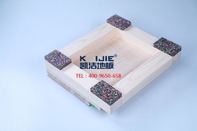 楓樺木B級多層板運(yùn)動木地板——?jiǎng)P潔運(yùn)動木地板