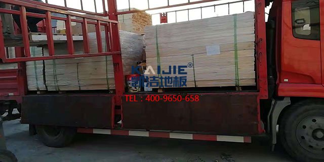 北京飛揚籃球場項目295平米運動木地板發(fā)貨——凱潔運動木地板