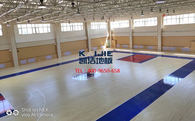 專用體育館運(yùn)動(dòng)木地板施工——?jiǎng)P潔運(yùn)動(dòng)木地板