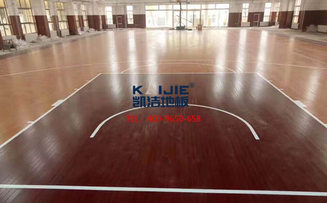 地面材料_籃球館運(yùn)動(dòng)木地板安裝注意事項(xiàng)——?jiǎng)P潔地板