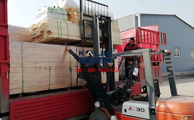 上海市私人體育館運(yùn)動(dòng)木地板項(xiàng)目案例發(fā)貨——?jiǎng)P潔地板