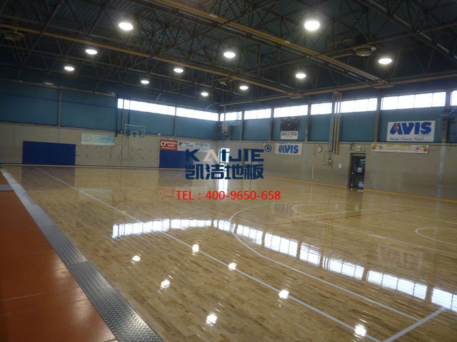 專用的籃球場木地板生產(chǎn)廠家 運(yùn)動(dòng)木地板品牌——?jiǎng)P潔地板