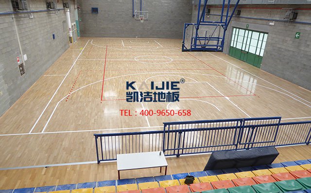 專用籃球場(chǎng)木地板沒(méi)安裝好，都表現(xiàn)在哪里？——?jiǎng)P潔地板