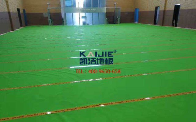 山東濰坊高密**電網(wǎng)羽毛球館木地板案例——?jiǎng)P潔地板