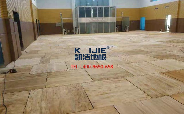 山東濰坊高密**電網(wǎng)羽毛球館木地板案例——?jiǎng)P潔地板