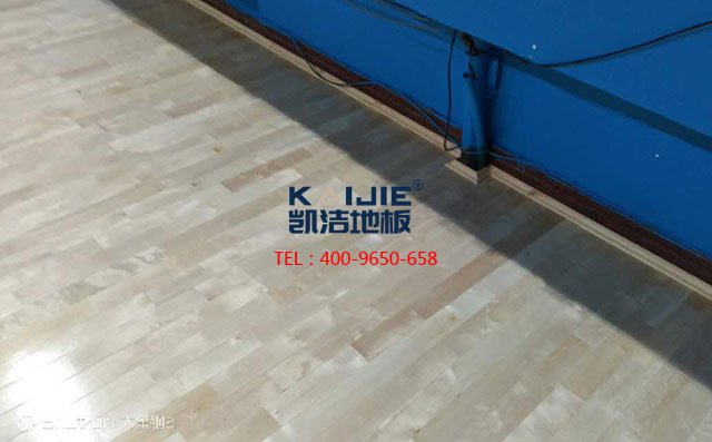 籃球館木地板廠家的漆裝工藝及特性——?jiǎng)P潔地板