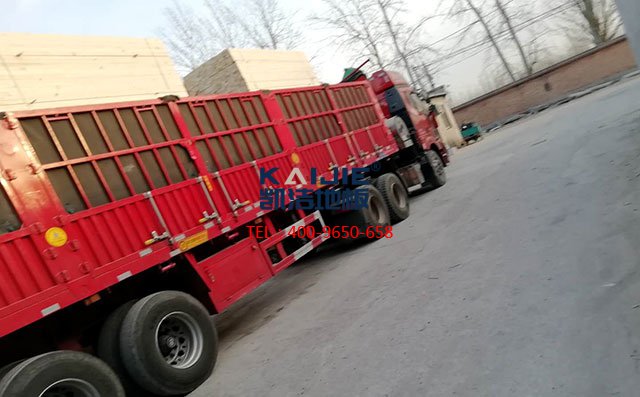 陜西寶雞職業(yè)技術學院體育館木地板項目發(fā)貨——凱潔地板