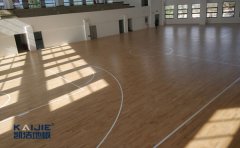籃球運動地板哪個牌子好？體育運動地板電話-籃球場木地板