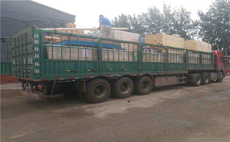 湖南長沙籃球訓(xùn)練場專用木地板項目發(fā)貨