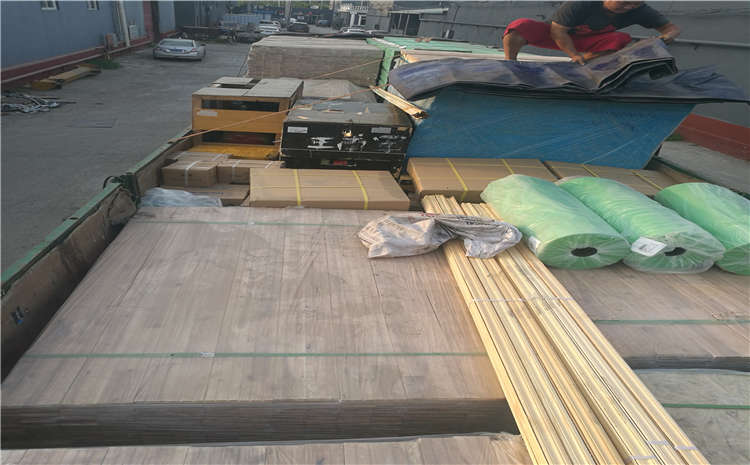 四川體育館木地板項目發(fā)貨