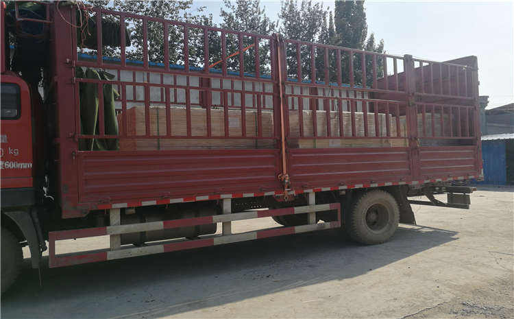 江西九江舞臺木地板項目發(fā)貨