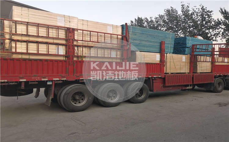 江西南昌1000平米體育館運(yùn)動木地板項(xiàng)目發(fā)貨
