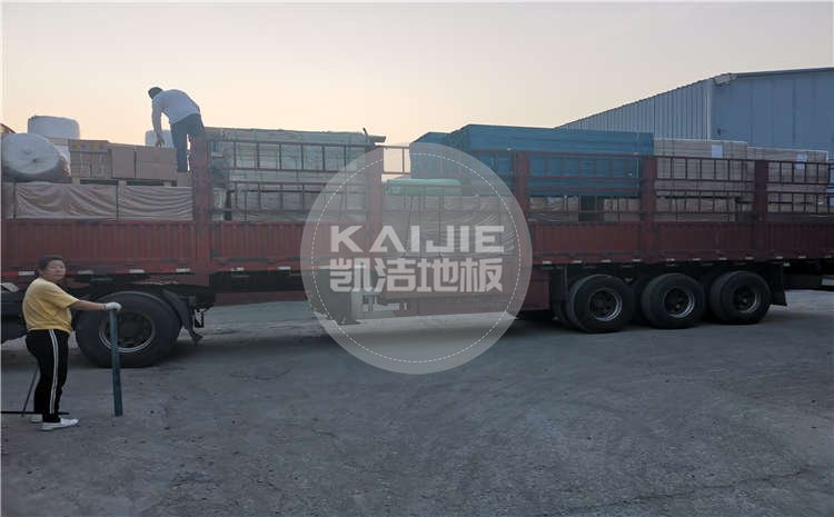 四川南充體育館木地板項目發(fā)貨