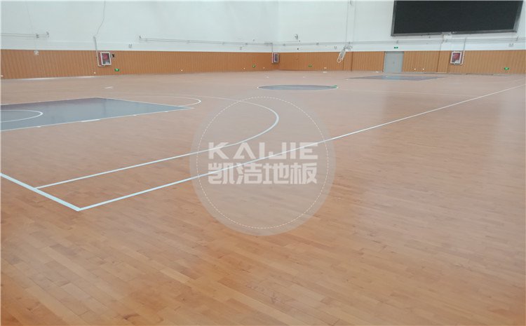 山東鄒城*一中學(xué)孟子湖校區(qū)學(xué)校體育館木地板項目——凱潔籃球地板