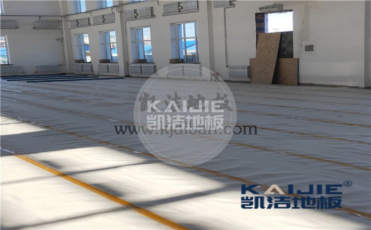 內蒙古鄂倫春旗大楊樹林業局全民健身中心木地板案例