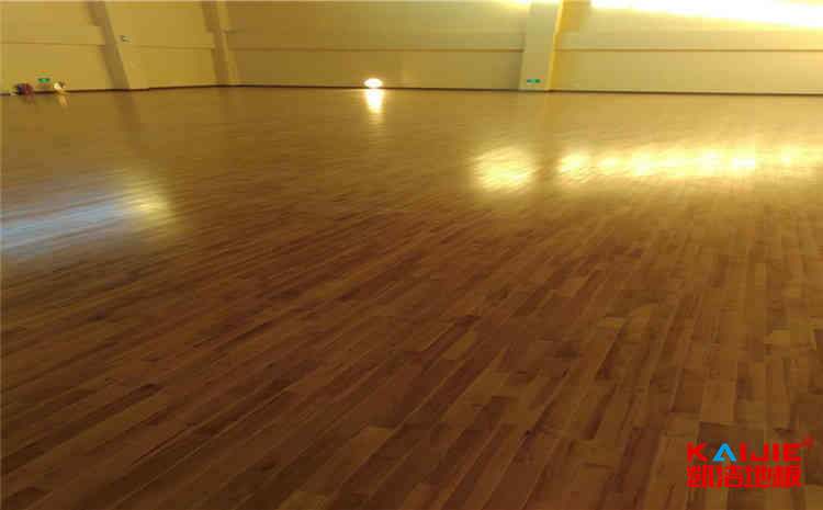 俄勒岡松籃球場(chǎng)地木地板報(bào)價(jià)