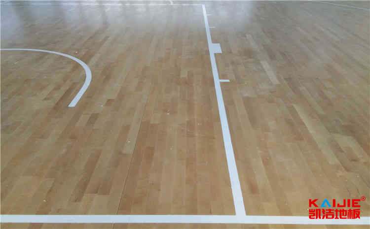 楓樺木地板籃球館市場(chǎng)價(jià)格表（籃球館木地板價(jià)格）-凱潔地板