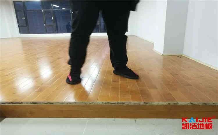 湖北楓樺木籃球地板生產廠家