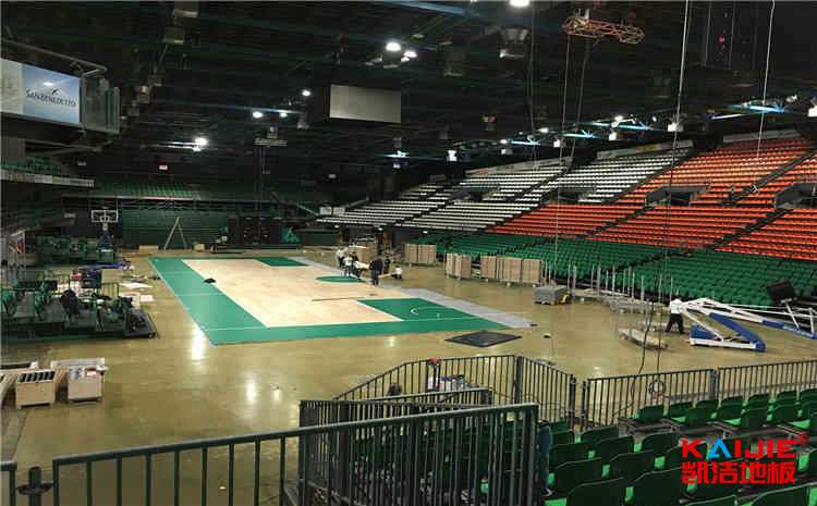 五角楓籃球場實木地板怎么保養？