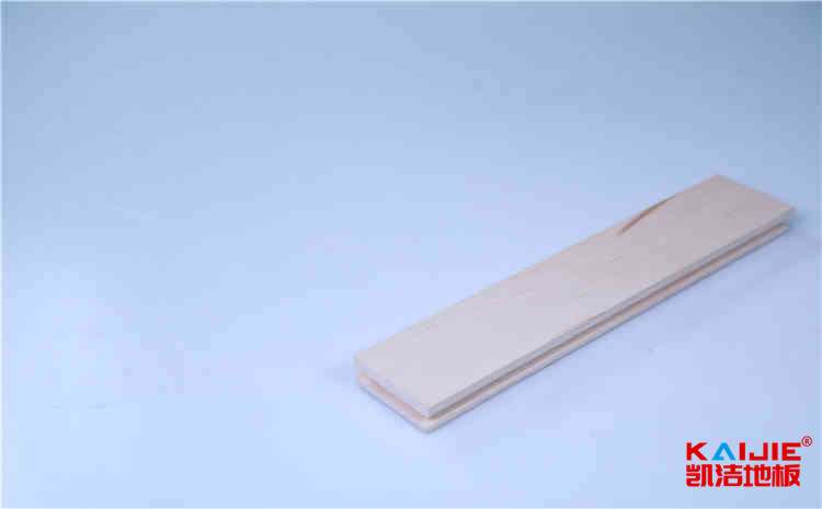 學(xué)?；@球場(chǎng)實(shí)木地板造價(jià)是的多少？