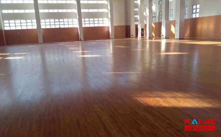 體育場木地板保養(yǎng)方法是什么