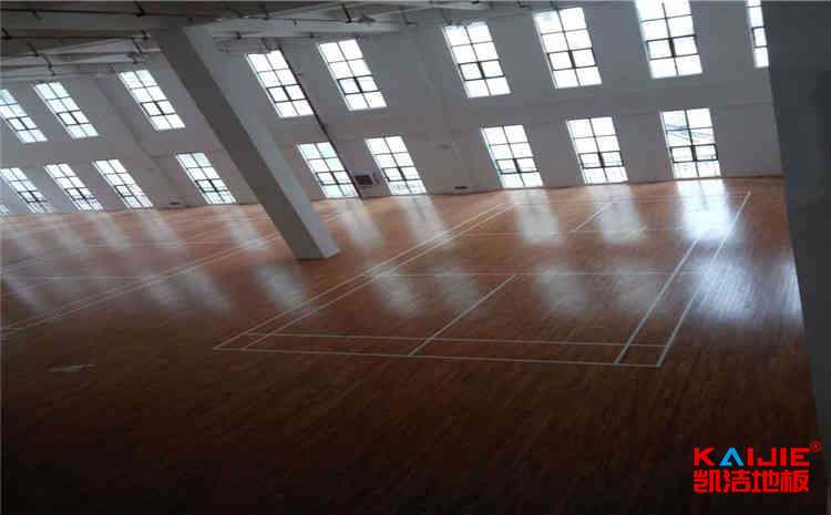 體育場木地板保養(yǎng)方法是什么