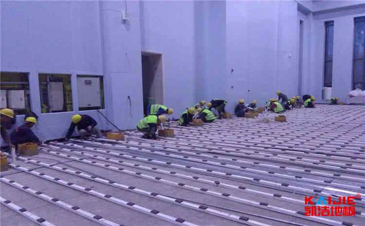 五角楓籃球場木地板價格是多少錢？-凱潔地板