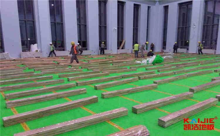 楓木籃球場地板有什么特點