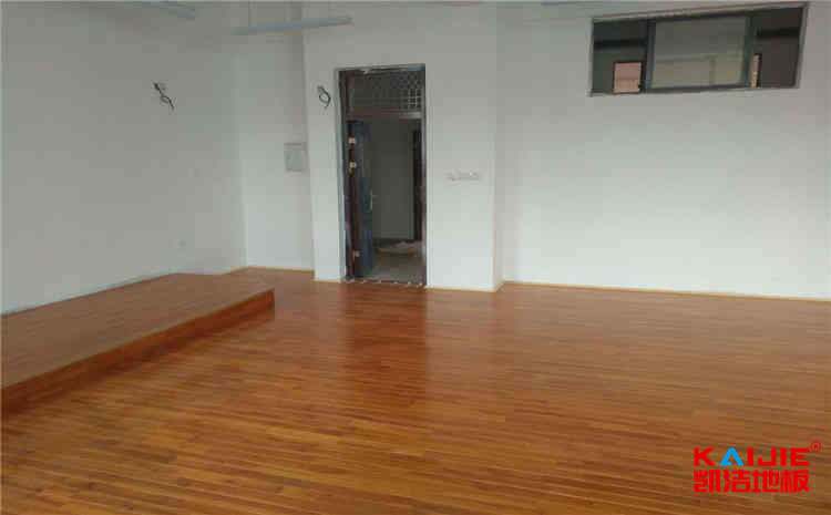 壁球場實(shí)木運(yùn)動(dòng)地板品牌——壁球木地板價(jià)格